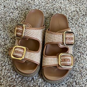 Universal Thread Tan and Brown Sandals